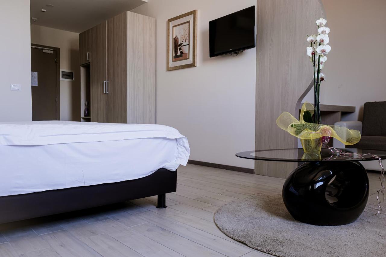 Queen Hotel Сесто Сан Джовани Екстериор снимка
